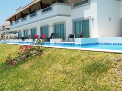 Swim Up Rooms